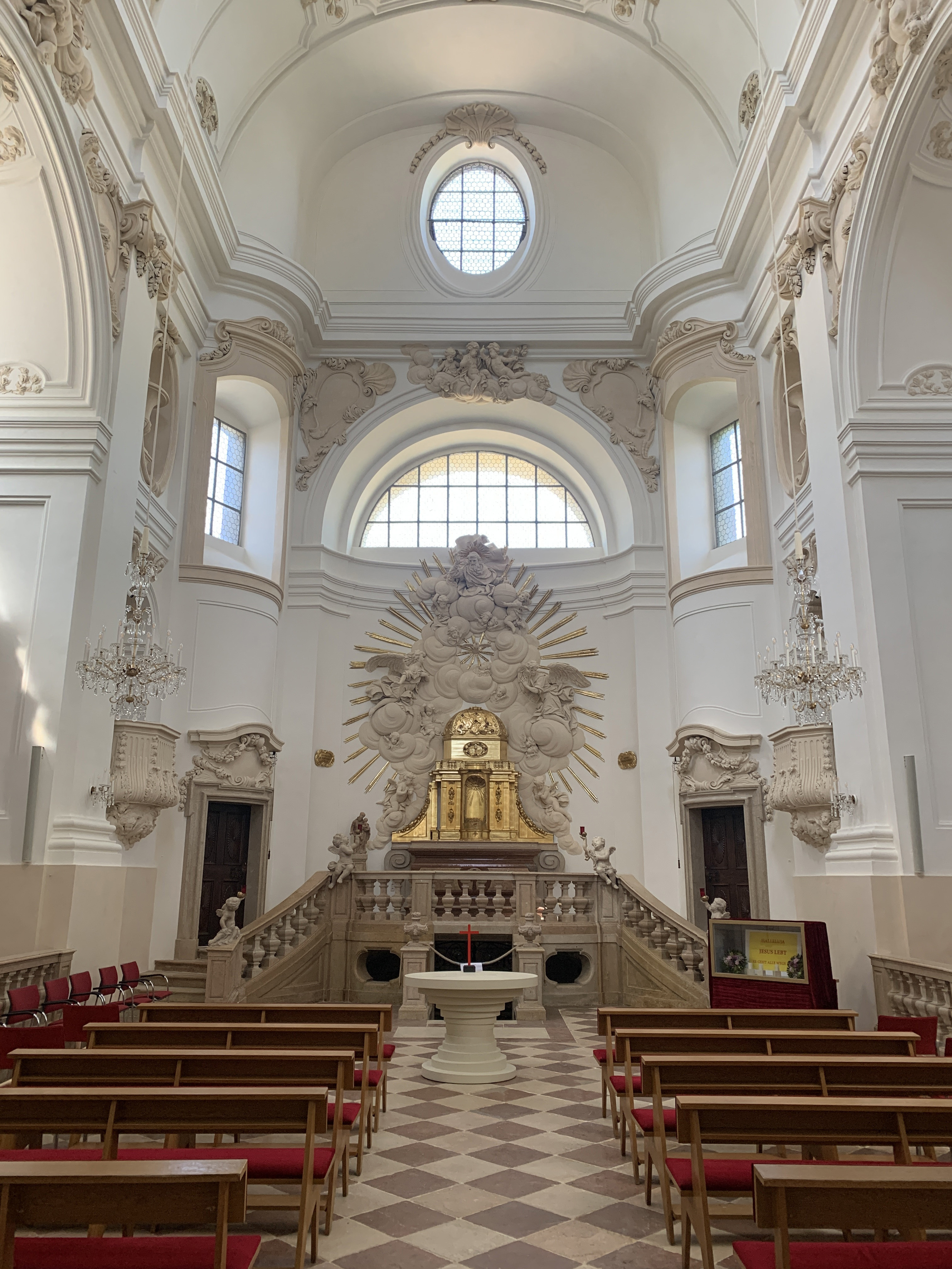 Der restaurierte Kirchenraum der Spitalskirche Sankt Johannes