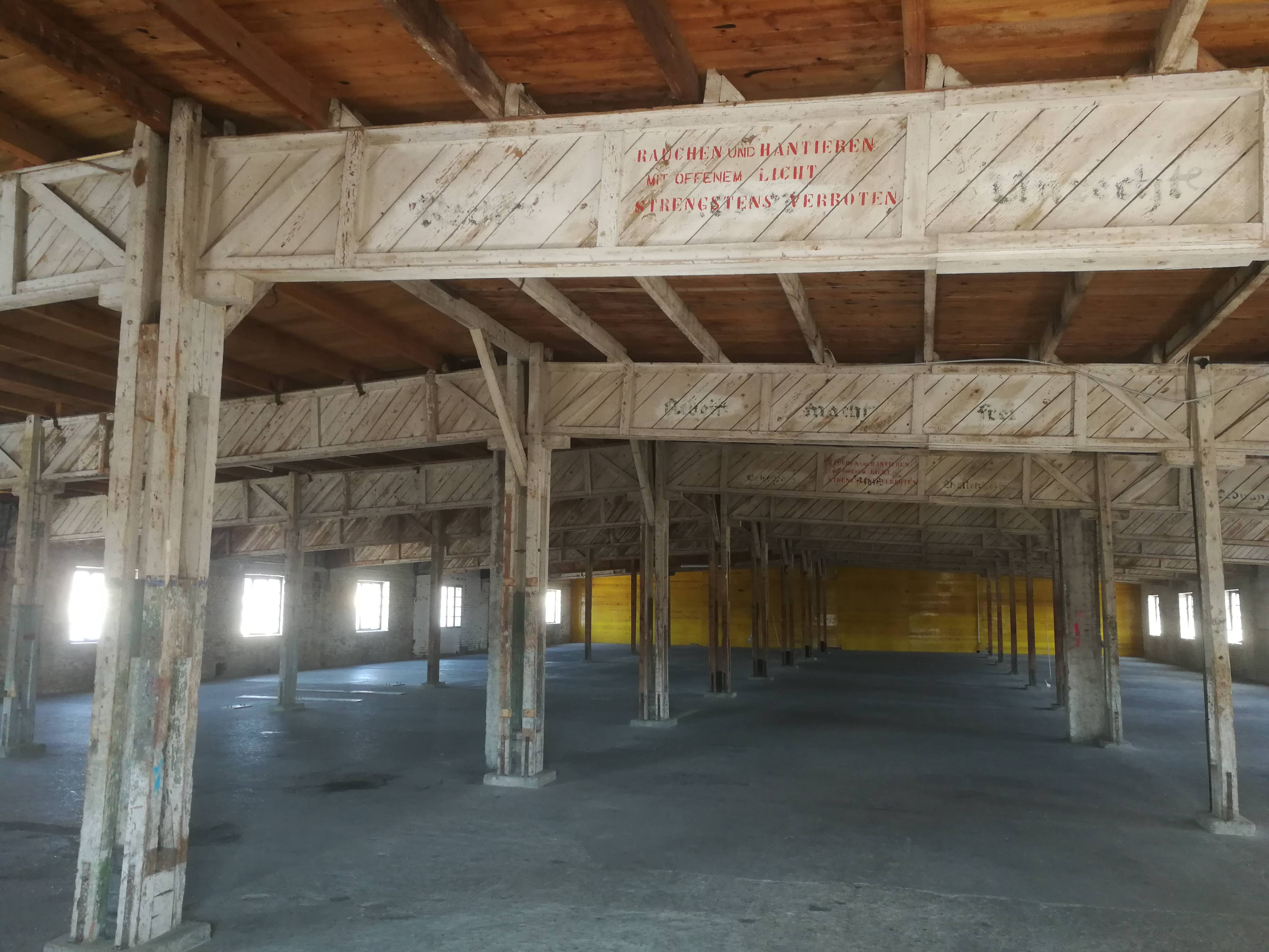 Objekt 10 der Birago-Kaserne Melk - ehemalige Häftlingsunterkunft mit NS-Inschriften